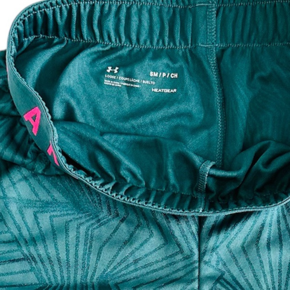 SOLD 🆕 NWOT Women’s Under Armour Heatgear Athletic Shorts, Size S - Picture 4 of 4